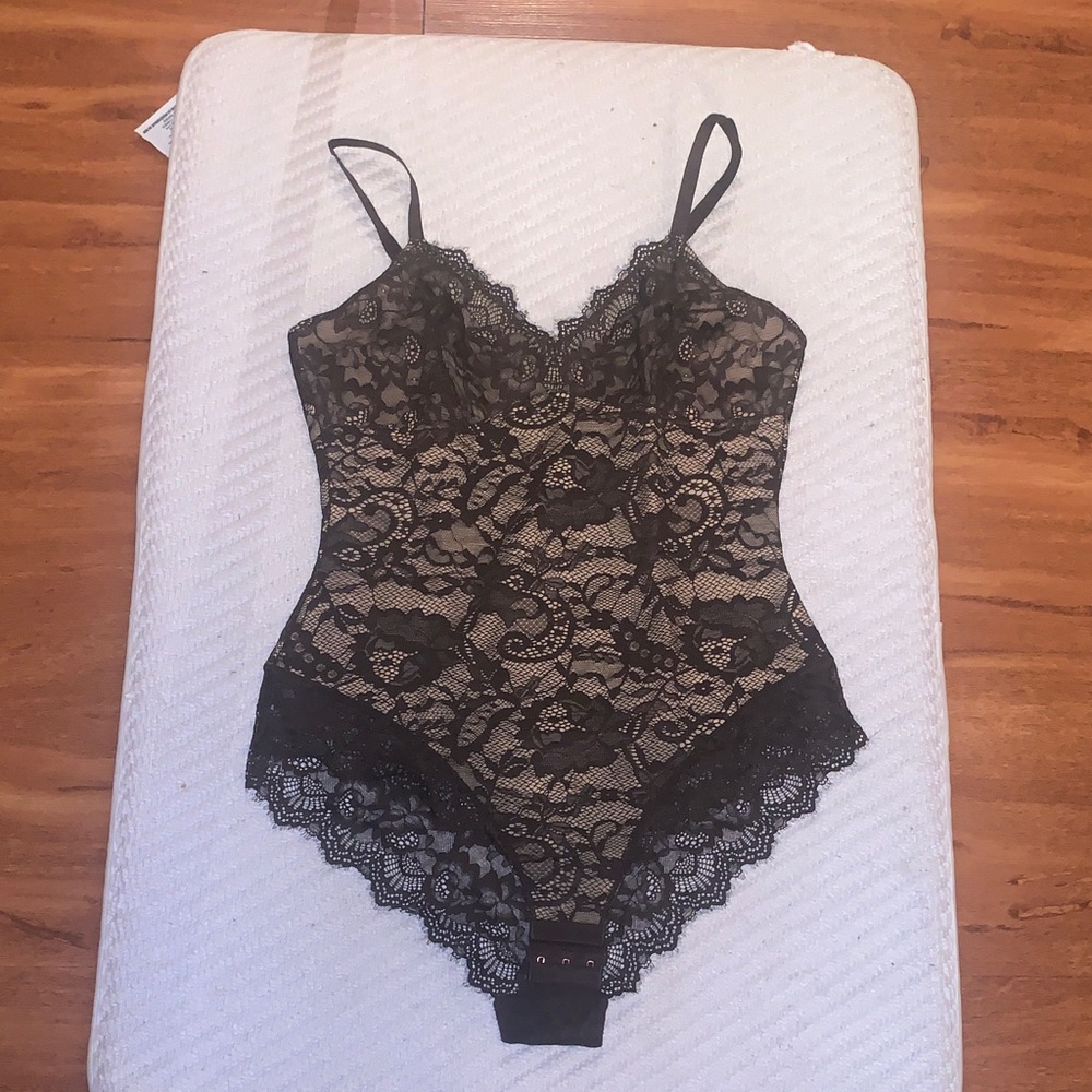 NWT Pinsy Chic Black Lace Chemise